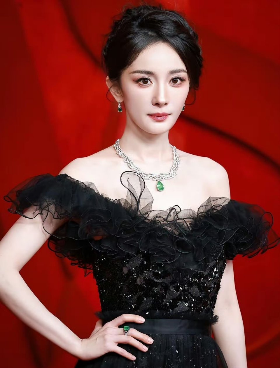 我敢说全网现在最开心的就是杨幂了不是因为她接了什么大制作，也不是因为她压轴走红毯