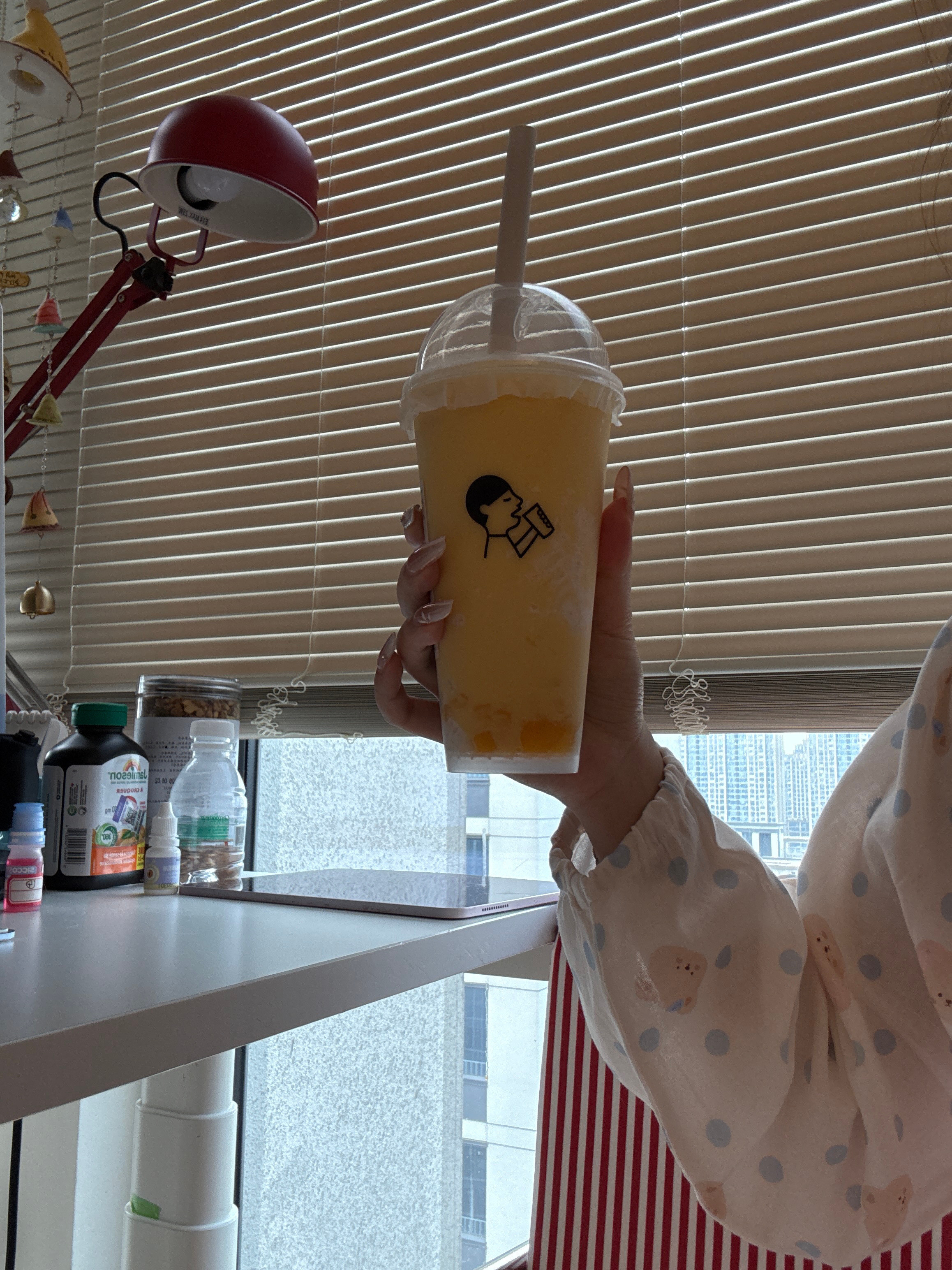 芒果糯米饭喝了！！只能说还可以称不上好喝（完全是被那句”舍不得尿”种草的哈哈哈