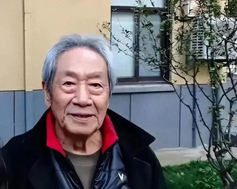 79岁王奎荣，把北京140平房子和两千多万存款，全转给了小37岁的妻子。网友炸锅