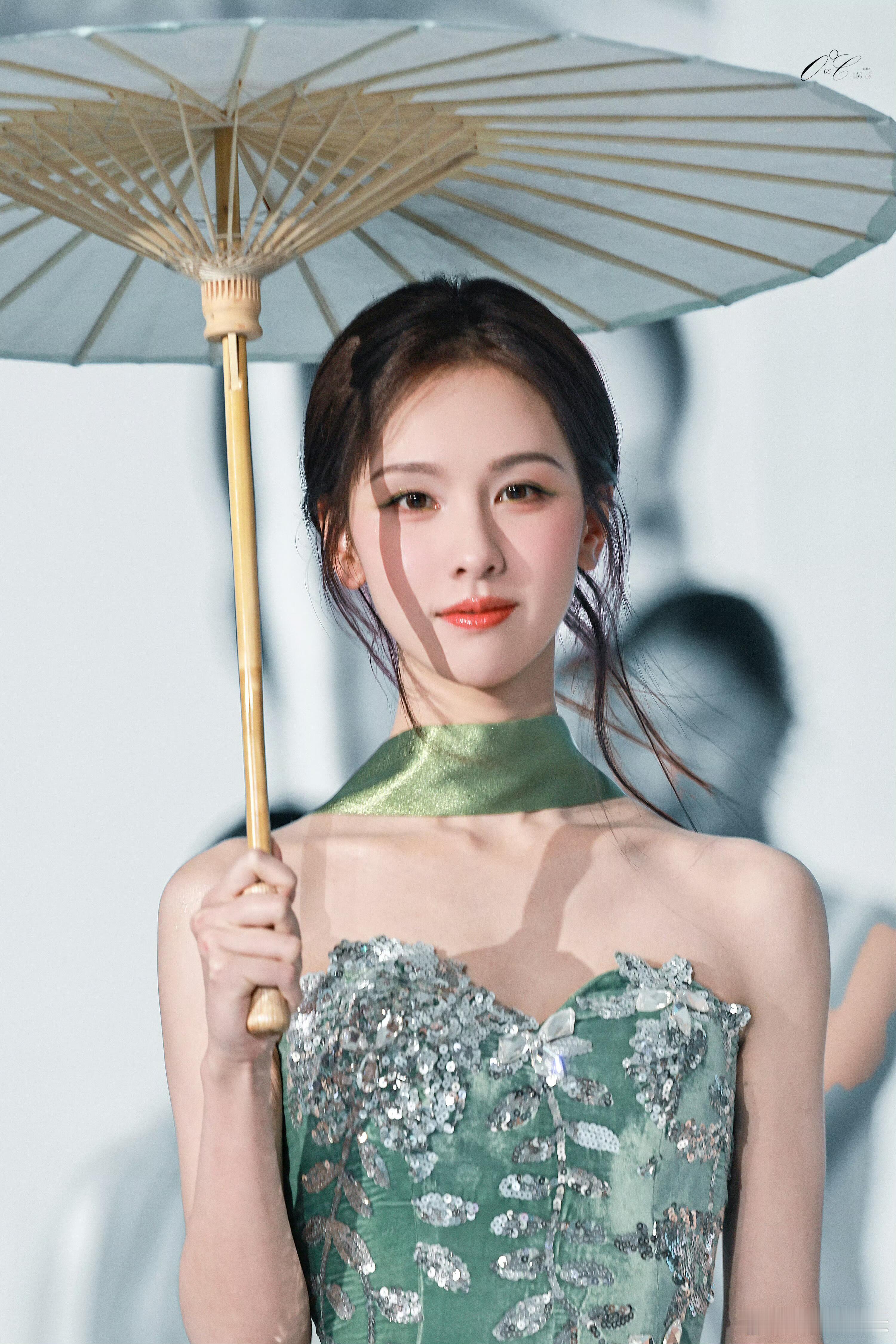陈都灵有担当陈都灵简直是暖心担当！不仅认真解答粉丝困惑，还不忘传递积极态度，分享