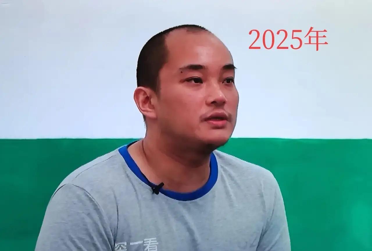 眼前白应苍怎么看都不像大恶棍白应苍曾经认为无所不能一手遮天，无恶不作恶贯满