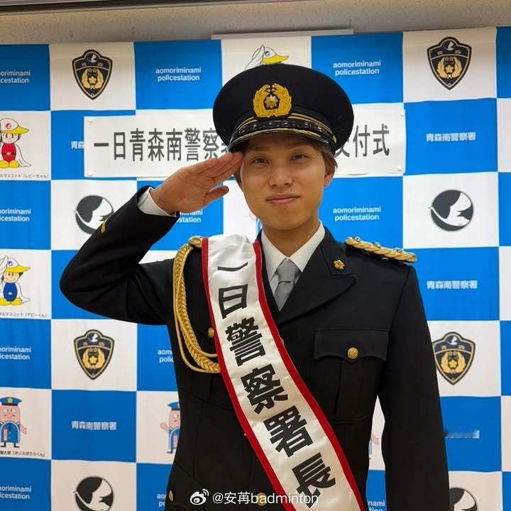 奈良冈功大ig：前些天，我有幸在本地的青森南警察署，担任了一日署长！体验了平日里