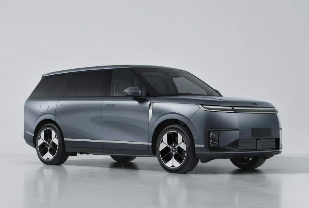 比亚迪的大唐和小鹏的GX，同样是旗舰suv，却是完全两种不同的风格，一个雍容华贵