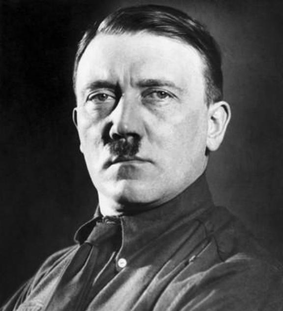 1935年，希特勒清空了办公室所有人，只为等待一个中国男人，过了很久，一个瘦弱的