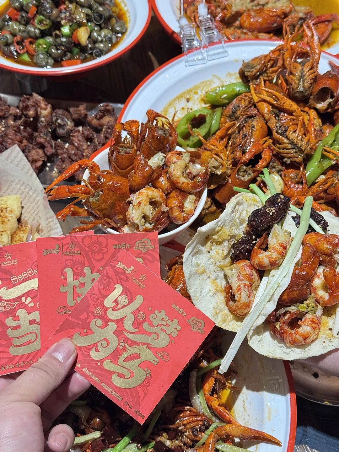 宁波龙虾天花板，满满烟火味🦞 在这家氛围感拉满的酒肆里，被他们家的招...