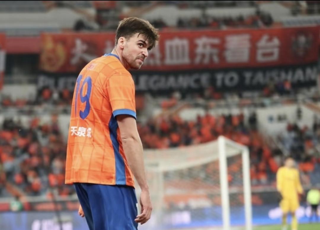 我直接好家伙，新赛季中超16支球队只剩下山东泰山了，至今引援毫无动作。其他球队