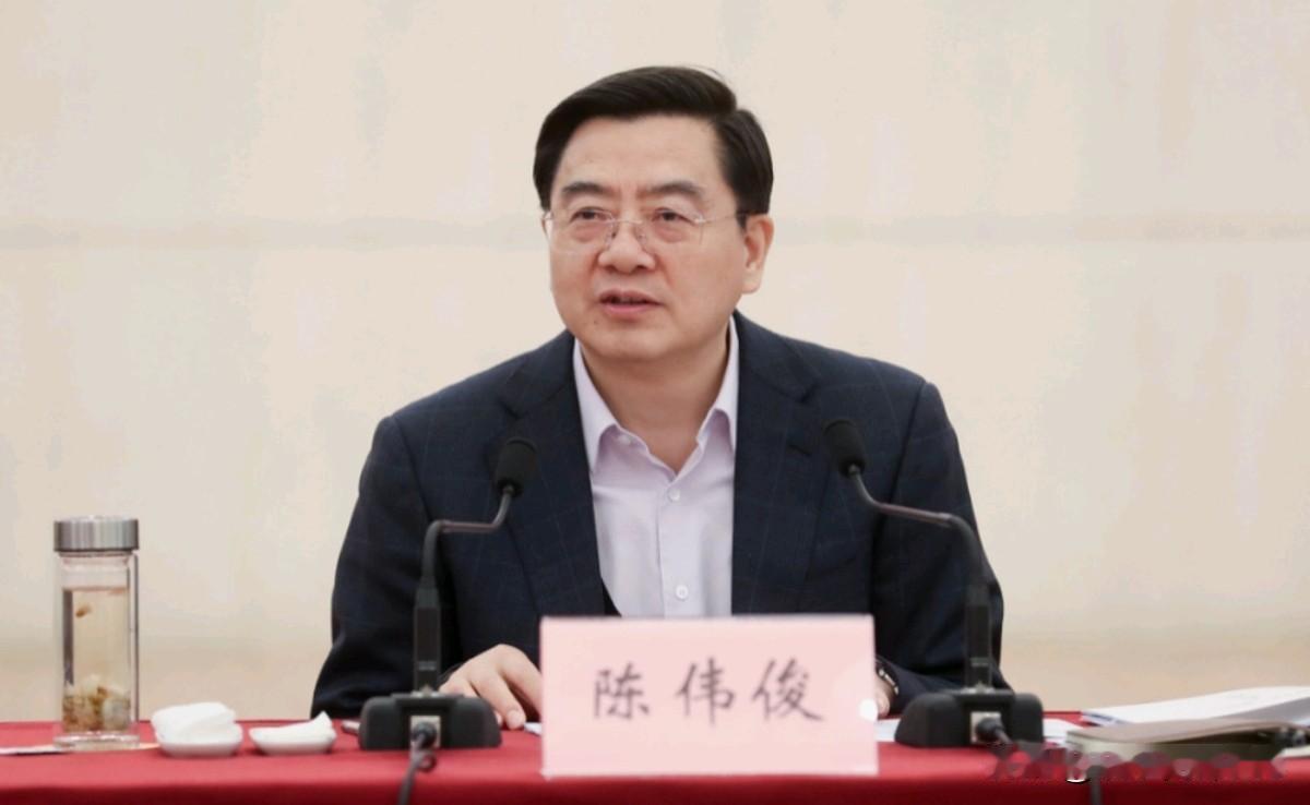 咎由自取！被“双开”并移送司法！原副部级官员陈伟俊一案有了最新进展！6月8日，有