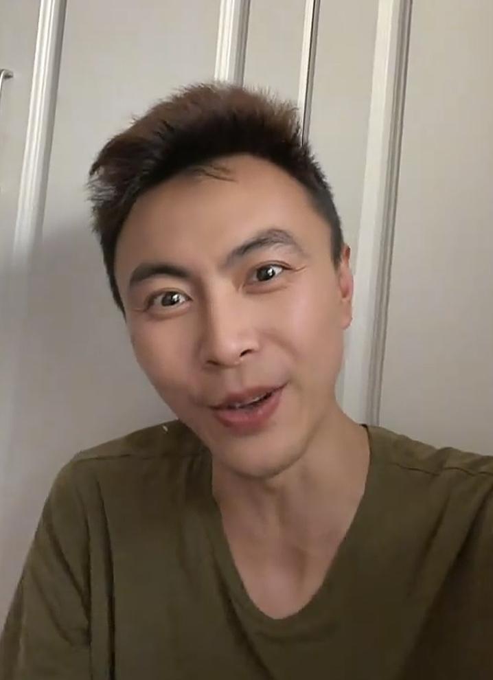 北京国安赢下云南玉昆后，上海海港知名球迷邱少非常开心，他也嘲讽了上海申花。邱少表