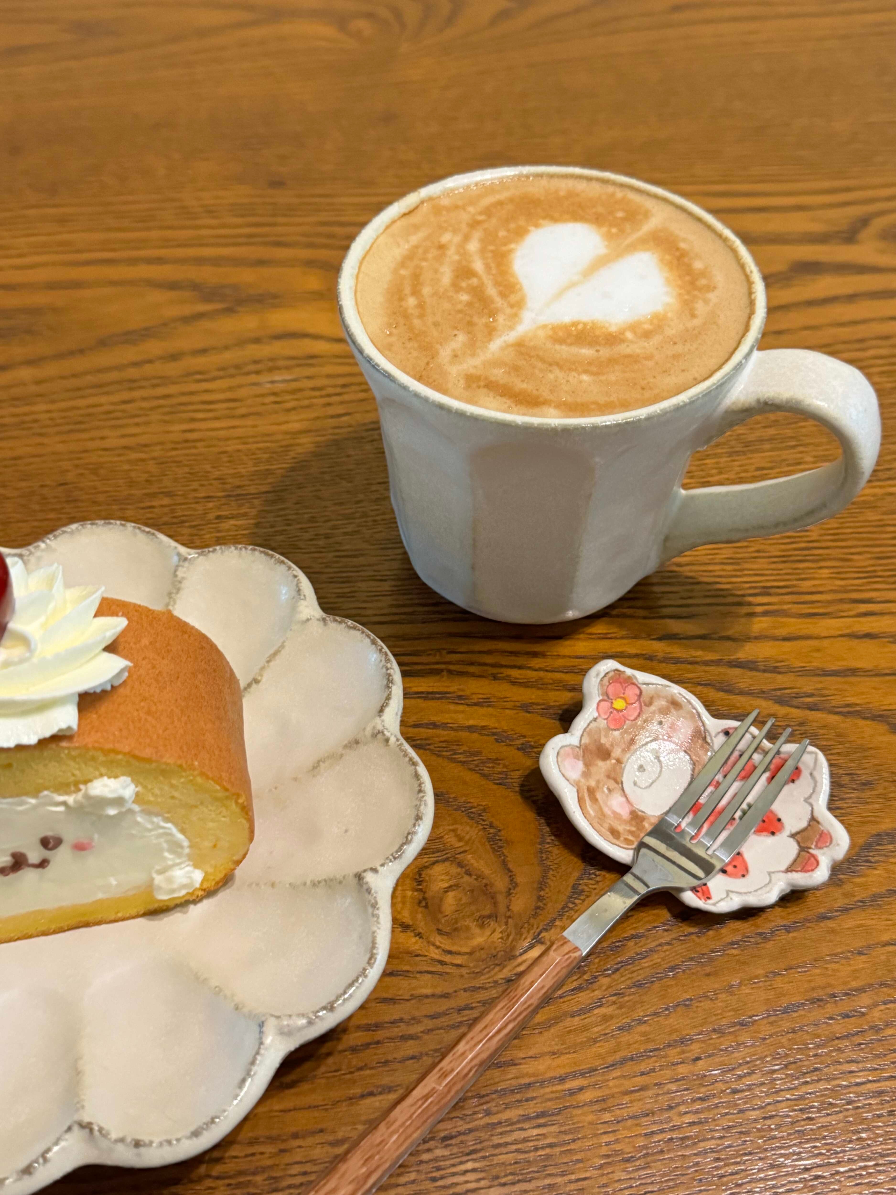 🌧️☕🍰吃点可爱的心情会变好下雨天在家做蛋糕喝咖啡