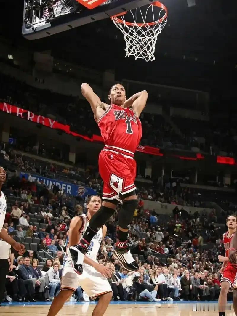 不可思议，德里克罗斯成为公牛队史上，第5位球衣退役的超级巨星！1、迈克尔乔丹