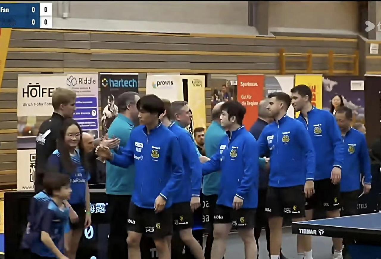 樊振东代表萨尔布吕肯俱乐部出战德甲联赛，首盘比赛3-1战胜库比克。比赛结束后回