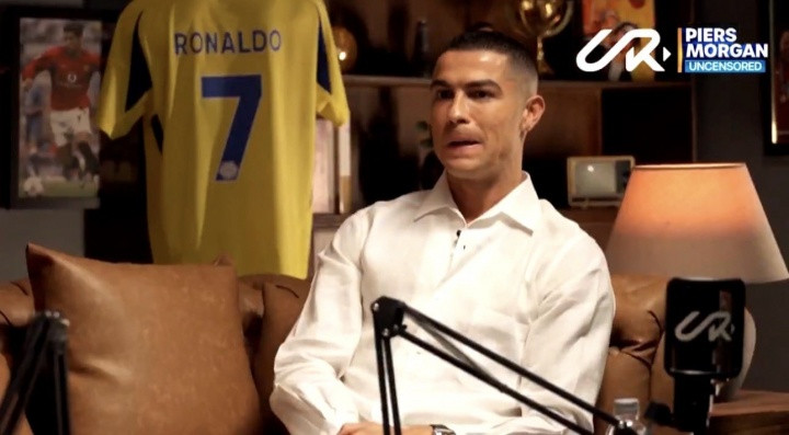 C罗正面回应历史最佳之争: 梅西比我强? 我不同意 我不想假装谦虚