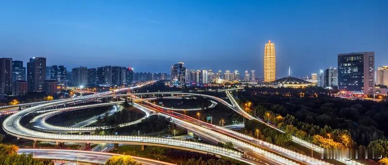 郑州楼市：统计局7月数据显示，郑州新房房价环比下跌0.2%，二手房环比下跌0