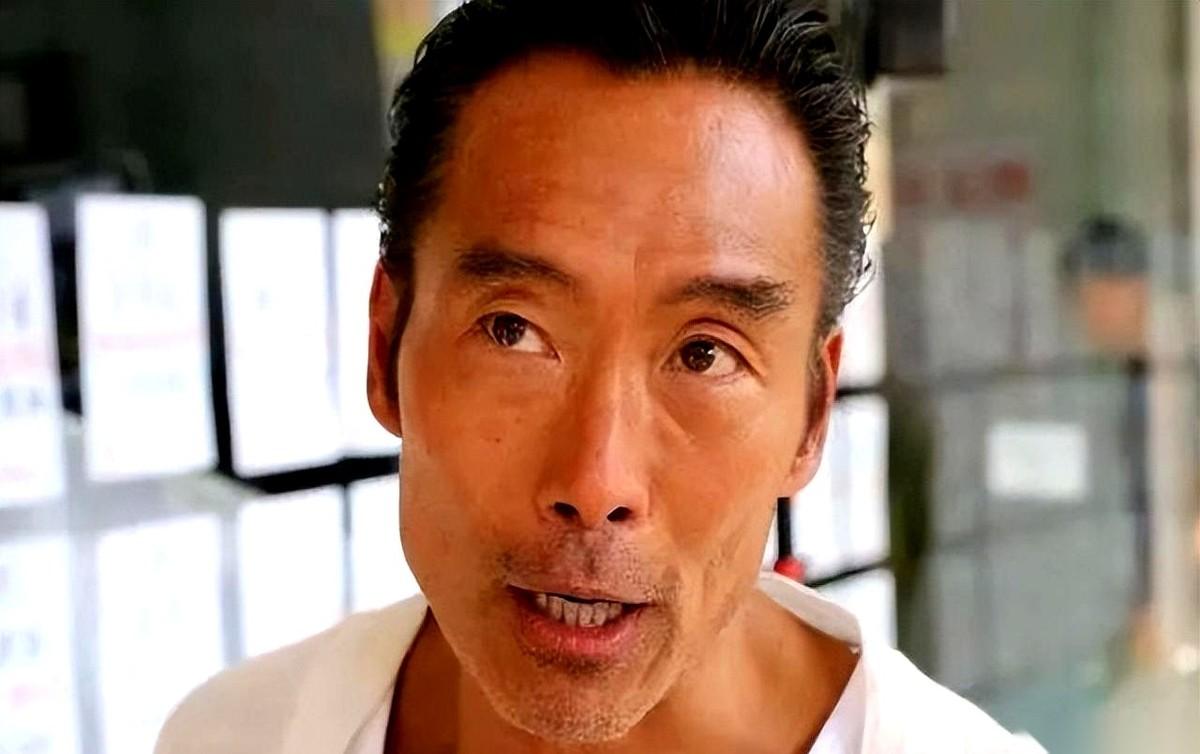 62岁，人财两空，老婆卷走海外家产，兜里就剩香港一套祖屋。全网都在可怜“浩南哥