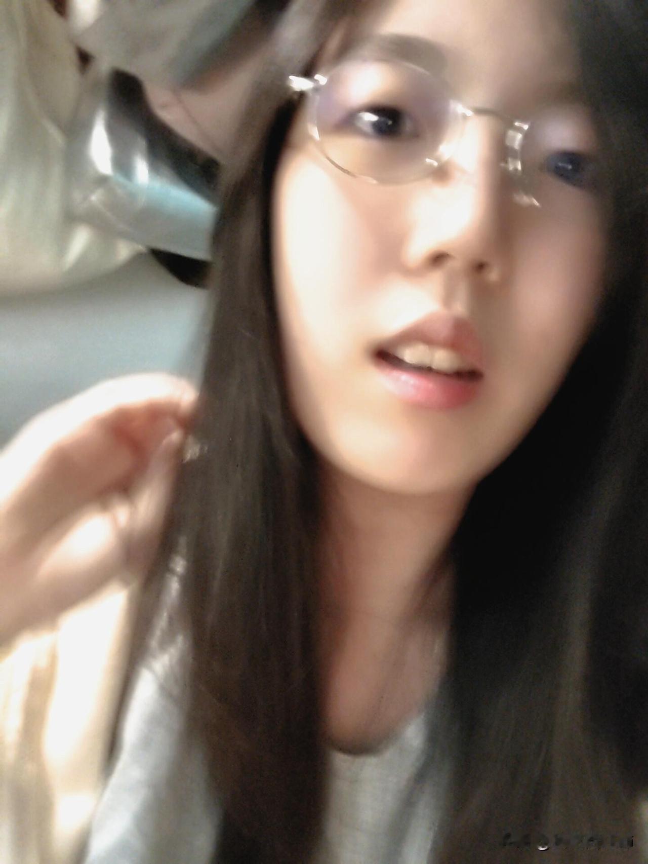 我爸亲手杀死了一个天才少女不到一年的时间，我从高一第一次月考的年级第一掉到了班