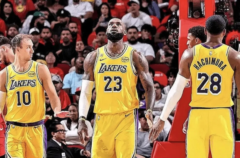 火箭G4大胜，球迷开始期待4:3大逆转，难度比登天还难。首先，湖人在G4开赛