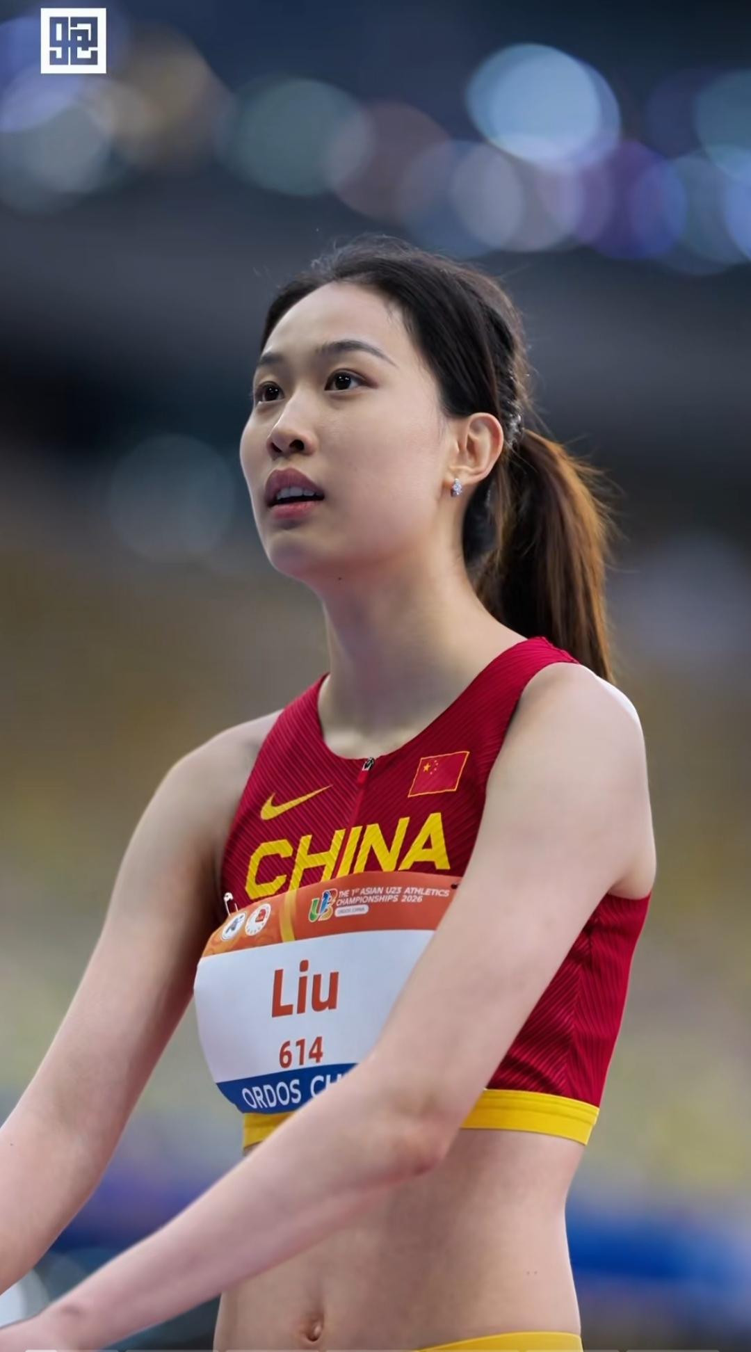 山东跳高美女运动员，刘鹭。田径美女运动员
