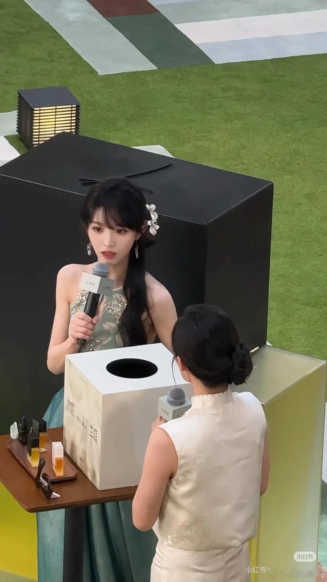 田曦薇元气满满的让人看了心情好～加分加分～