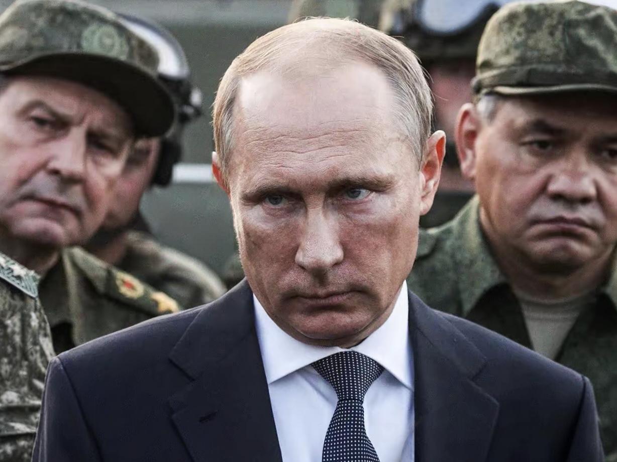 俄乌冲突：谁在把乌克兰当棋子？泽连斯基喊话要报复俄罗斯，还盼着美国加码制裁