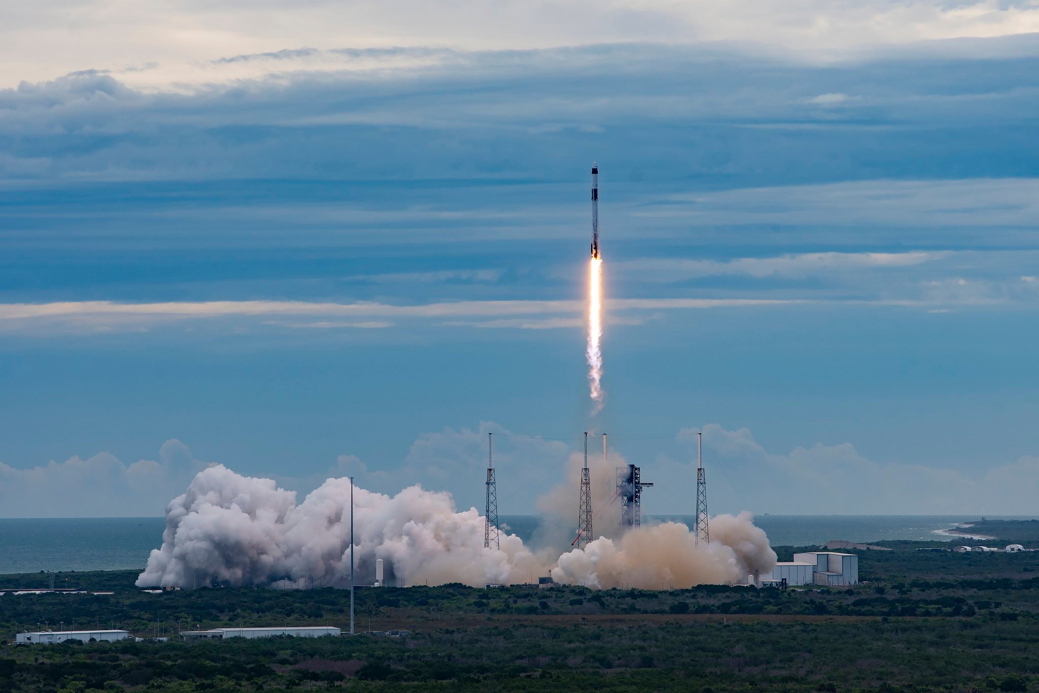 2026年10月1日，SpaceX在不到13小时内连续完成3次轨道发射！两枚猎鹰