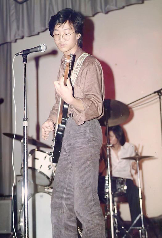 学生时代的黄家驹历史知识​​​