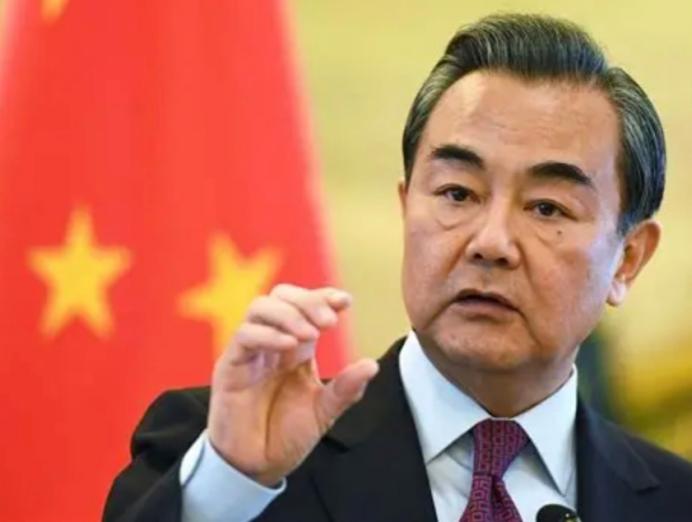 12月27日，新加坡联合早报发文：“中国外长王毅将同柬埔寨和泰国外长于12月28