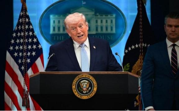 伊朗的赔偿有着落了！伊朗打仗的损失，终于有人赔了。钱从哪来？两条路。伊朗人