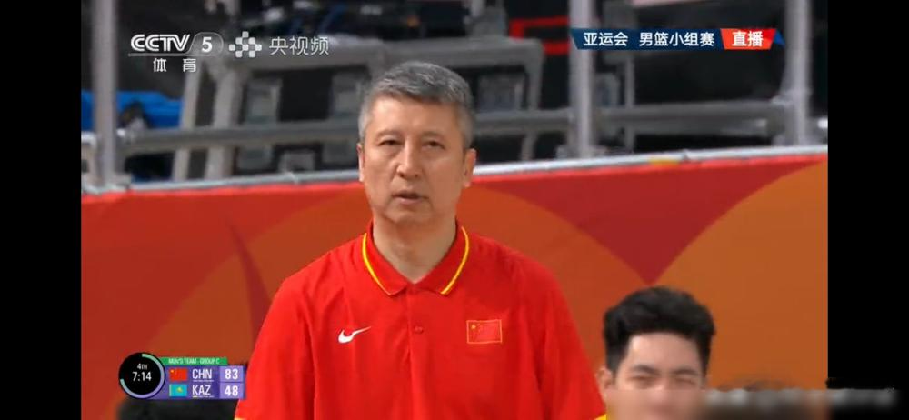 中国男篮四连胜，有人说郭士强当主帅不如当防守教练！郭士强带男篮赢了世预赛亚运会四连胜，主打防守纪律，