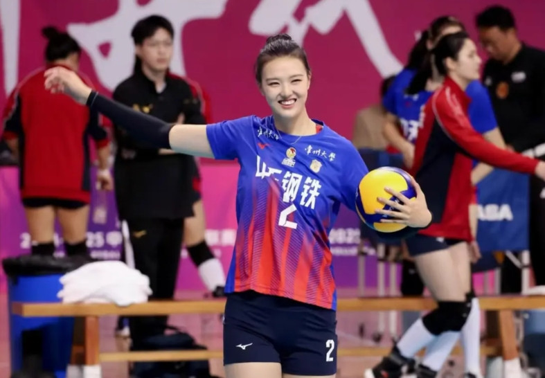 三连败！江苏女排1:3浙江！张常宁终于上场了，局末换上去发球，结果失误了，下网了