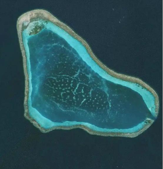 不要再说给黄岩岛填岛了，这是不现实的，我们只能守，黄岩岛周围，出了泻湖范围，水深