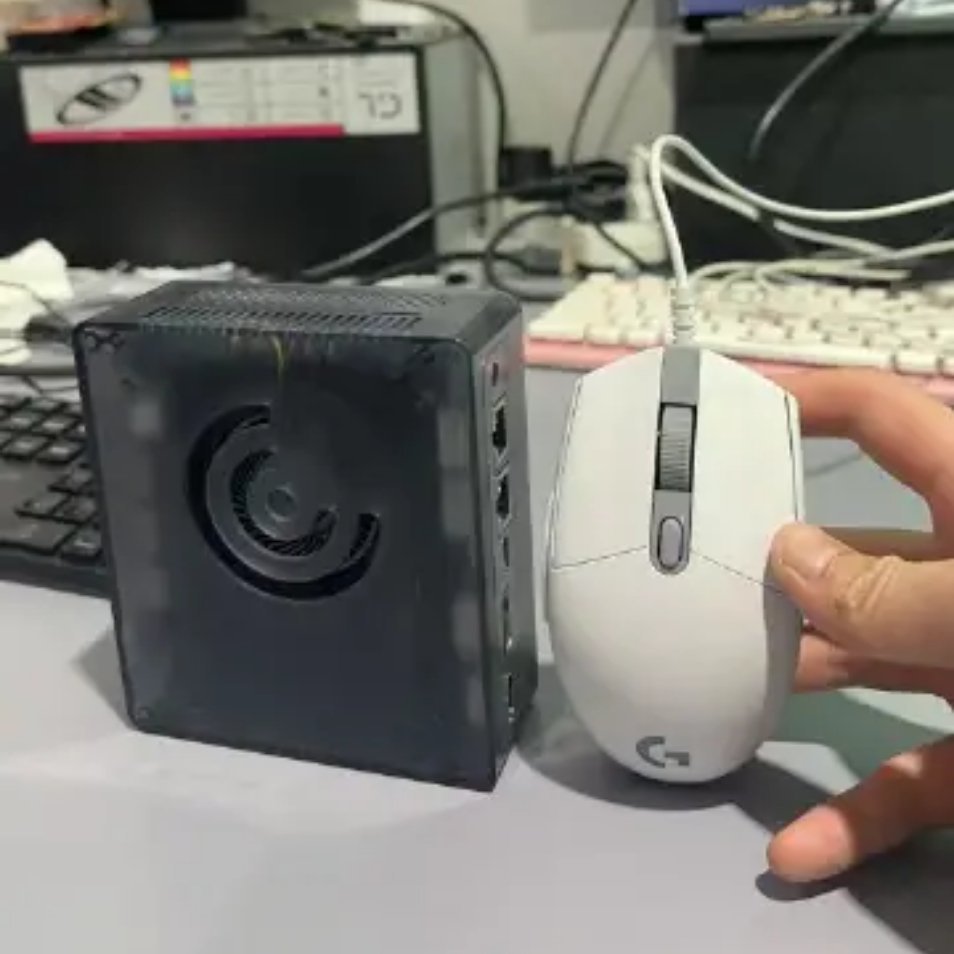 鸽鸽蜂鸟办公电脑，1588元，仅一个罗技G102鼠标的大小。有比i312100