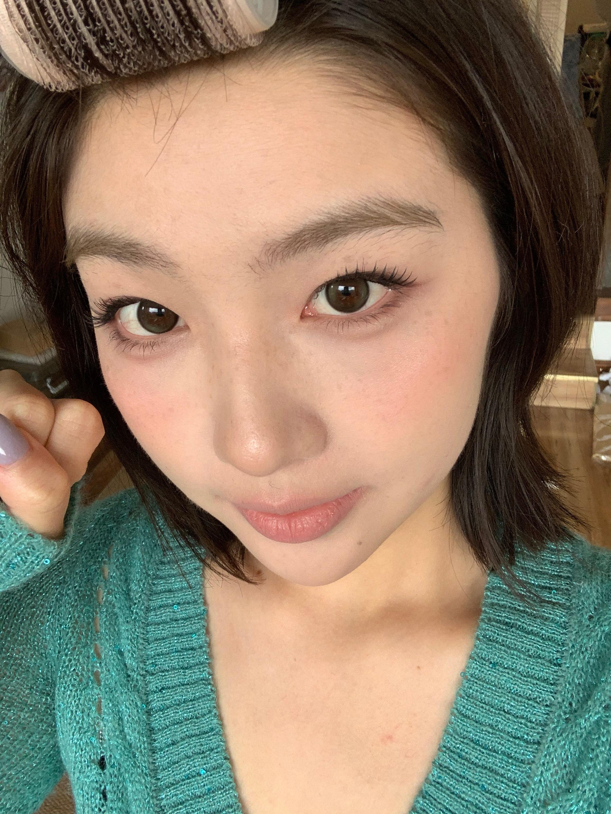 录完了甚至衣服都穿的一样的除开天气原因区别大吗