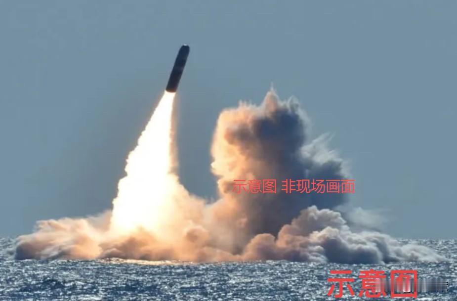 12点刚过1分钟，中方发射一枚潜射战略导弹，通报“轻描淡写”只有100多字典