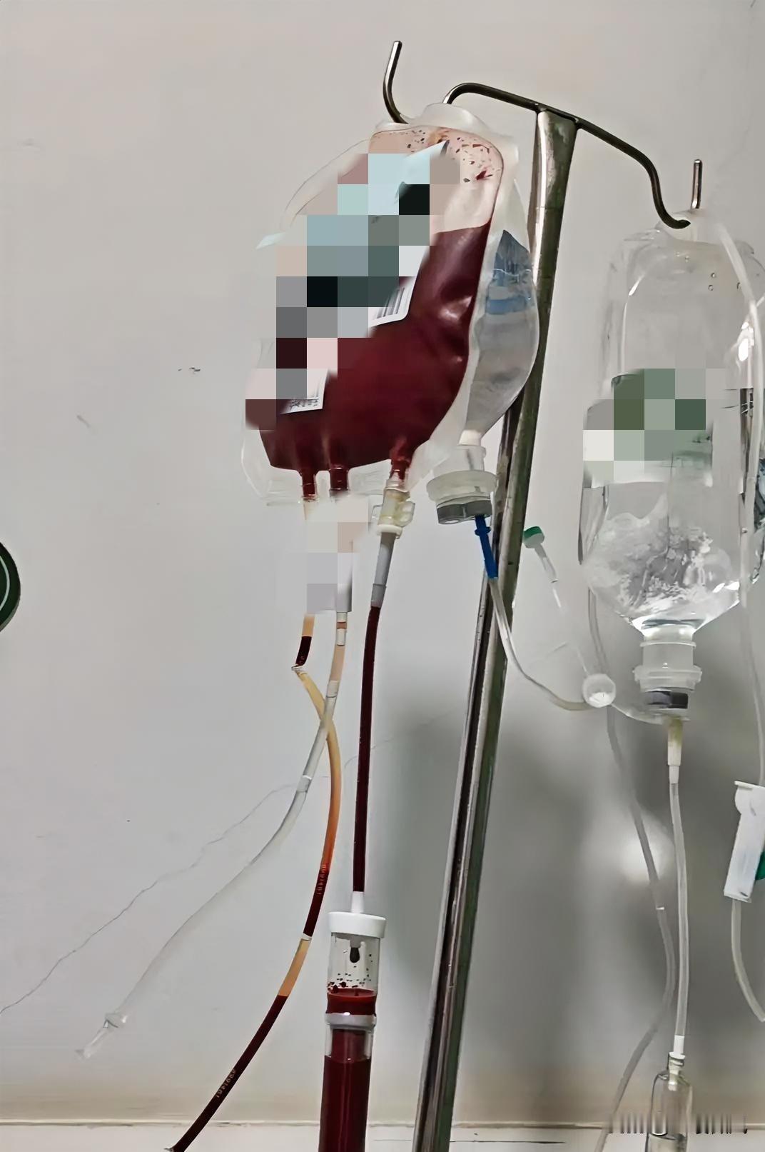 癌症晚期患者太痛苦了，12个小时吃一粒止痛药都难受得不行，医院里面一次性只给开两