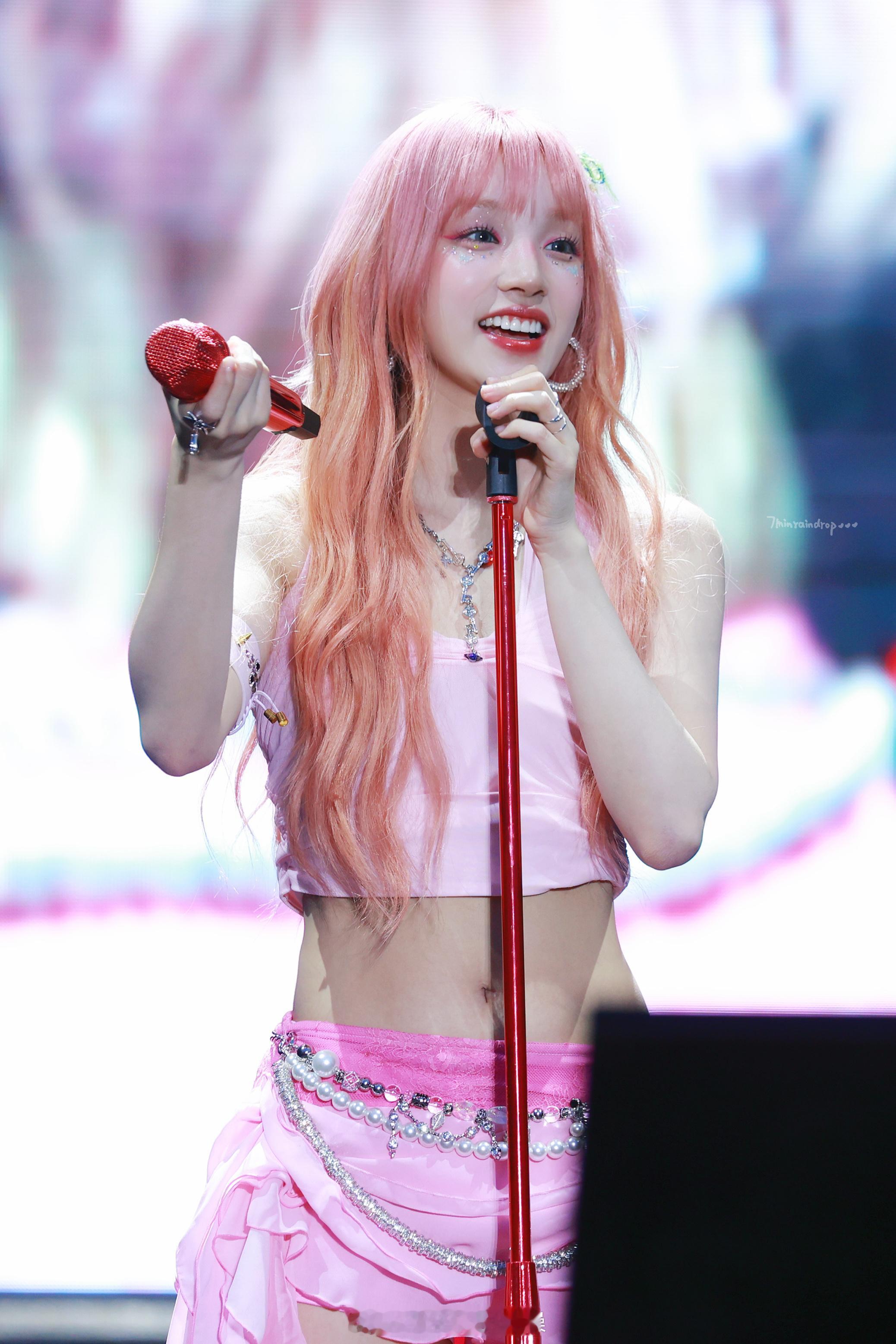 宋雨琦直接宣布下班宋雨琦，粉发的神🍓恭喜超话帖破300万