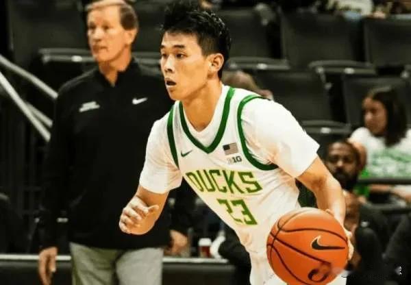 新的挑战！正在美国俄勒冈大学男篮效力的中国球员林葳今天迎来NCAA第二场热身赛，