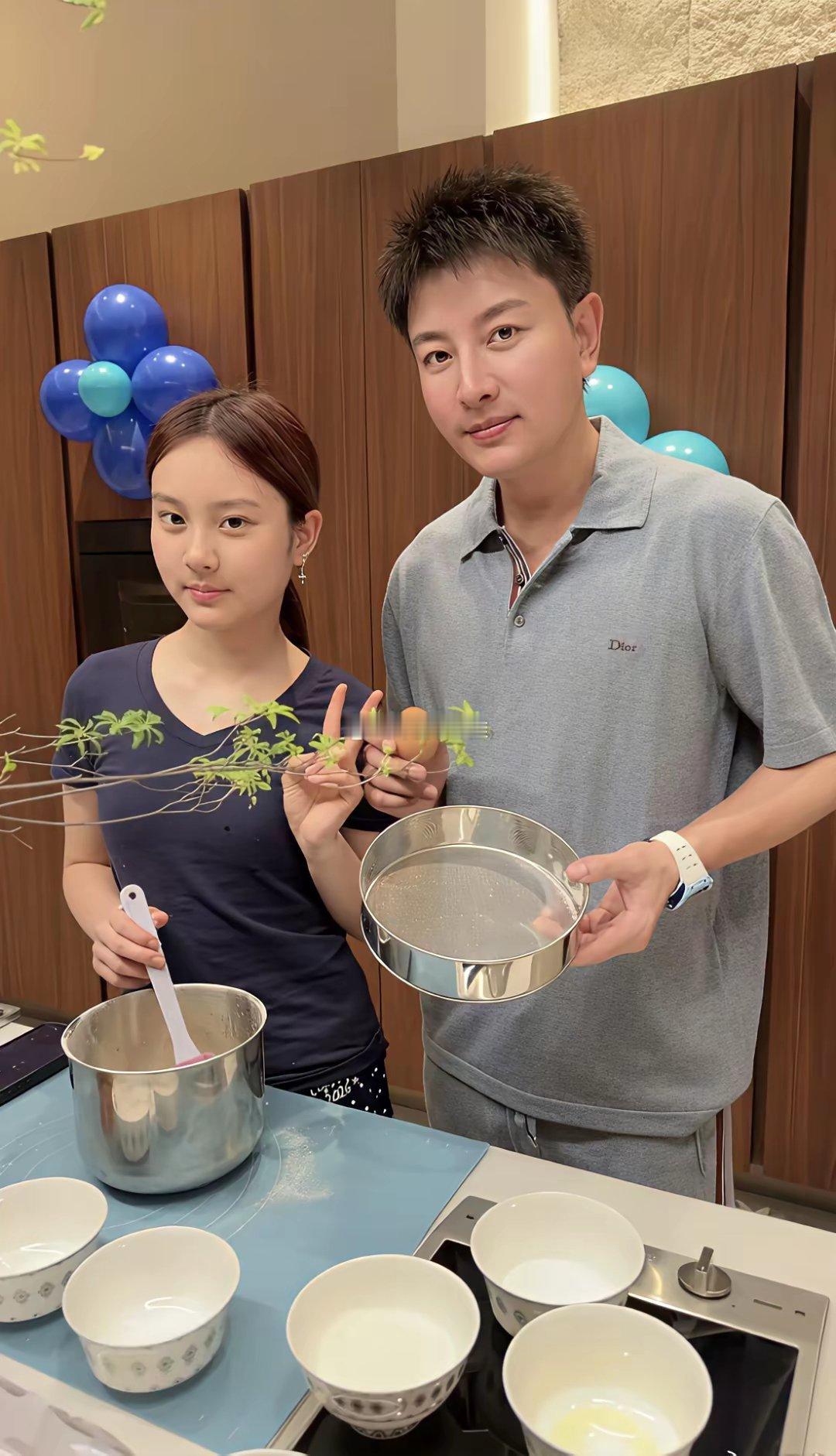能看出女儿和妈妈在一起VS和爸爸在一起的区别吗？