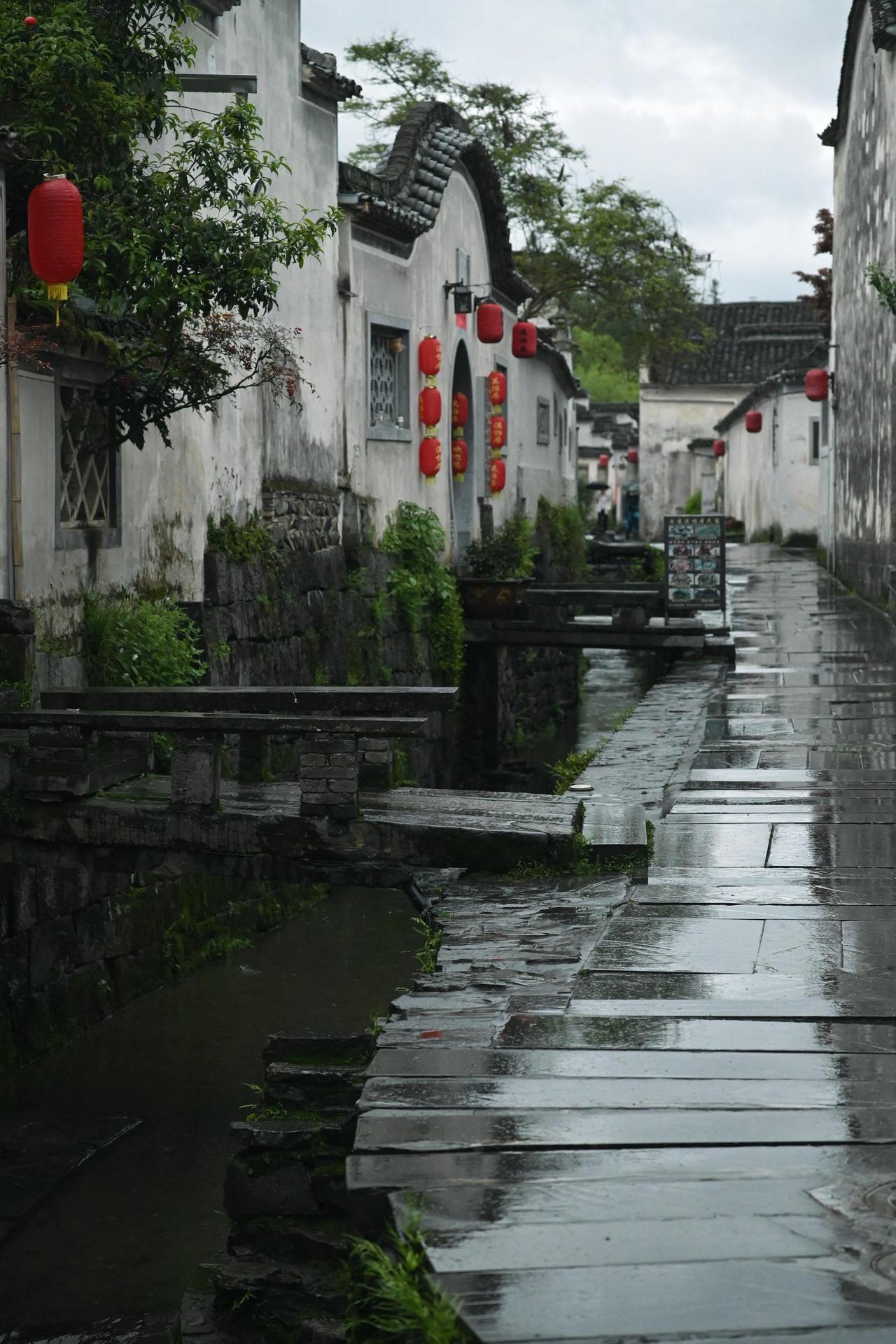 为什么很多的网友称为南京叫徽京？“徽京”是网友对南京的戏谑叫法，并非官方称谓。