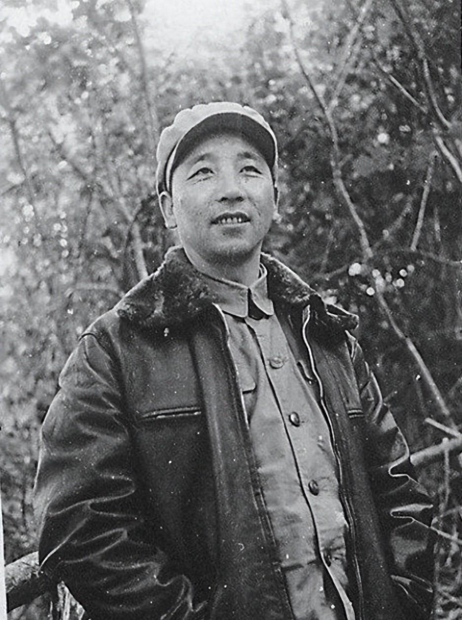 1953年秦基伟初次见毛主席大胆开起玩笑，毛主席听后意外笑称：我可没有这么说呀！