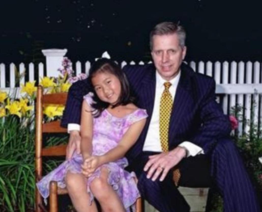 “你要是能怀孕，我们就结婚”！2006年，英国69岁亿万富翁爱上中国33岁女外卖