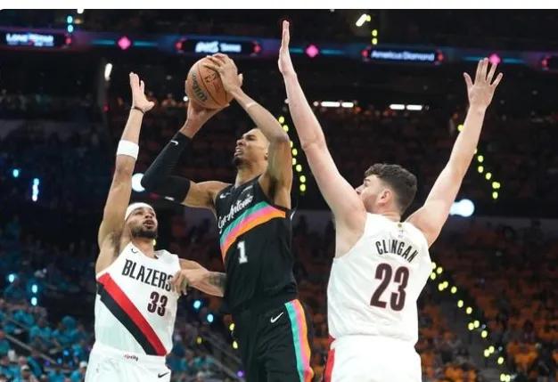 谁能想到，NBA季后赛夜，竟同时上演天才封神与中国篮球的温柔里程碑！文班亚