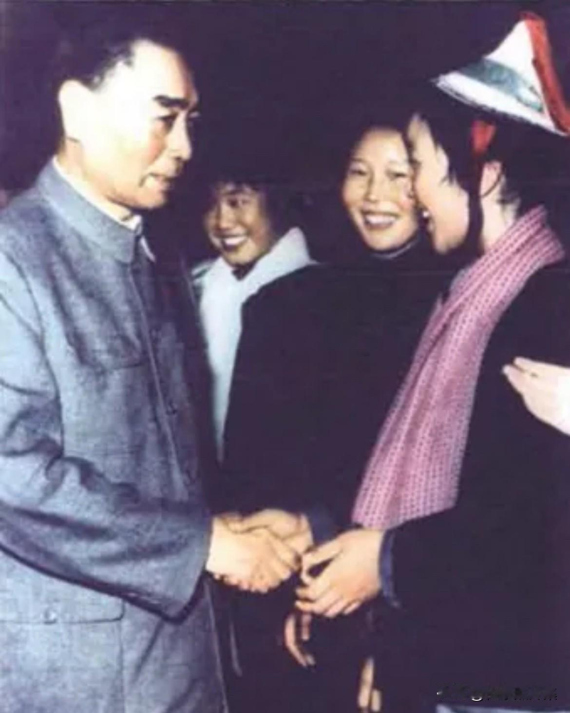 1964年10月，张掖地区文工团被组织选派到北京参加全国少数民族文艺观摩演出，这