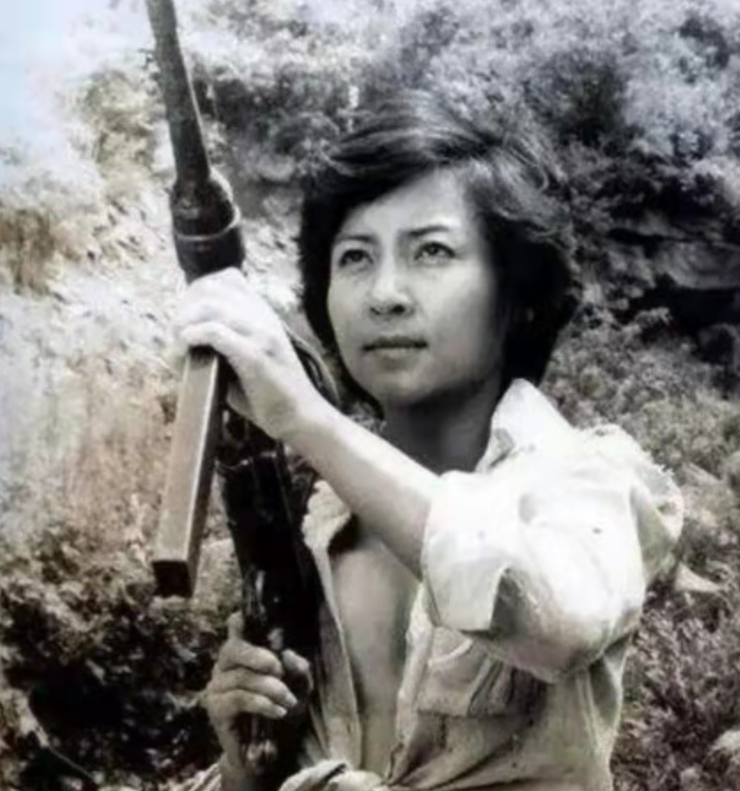 1975年，上百名美军惨死在越南美女特工阮文慧手下，美军悬赏10万未果，谁知4年
