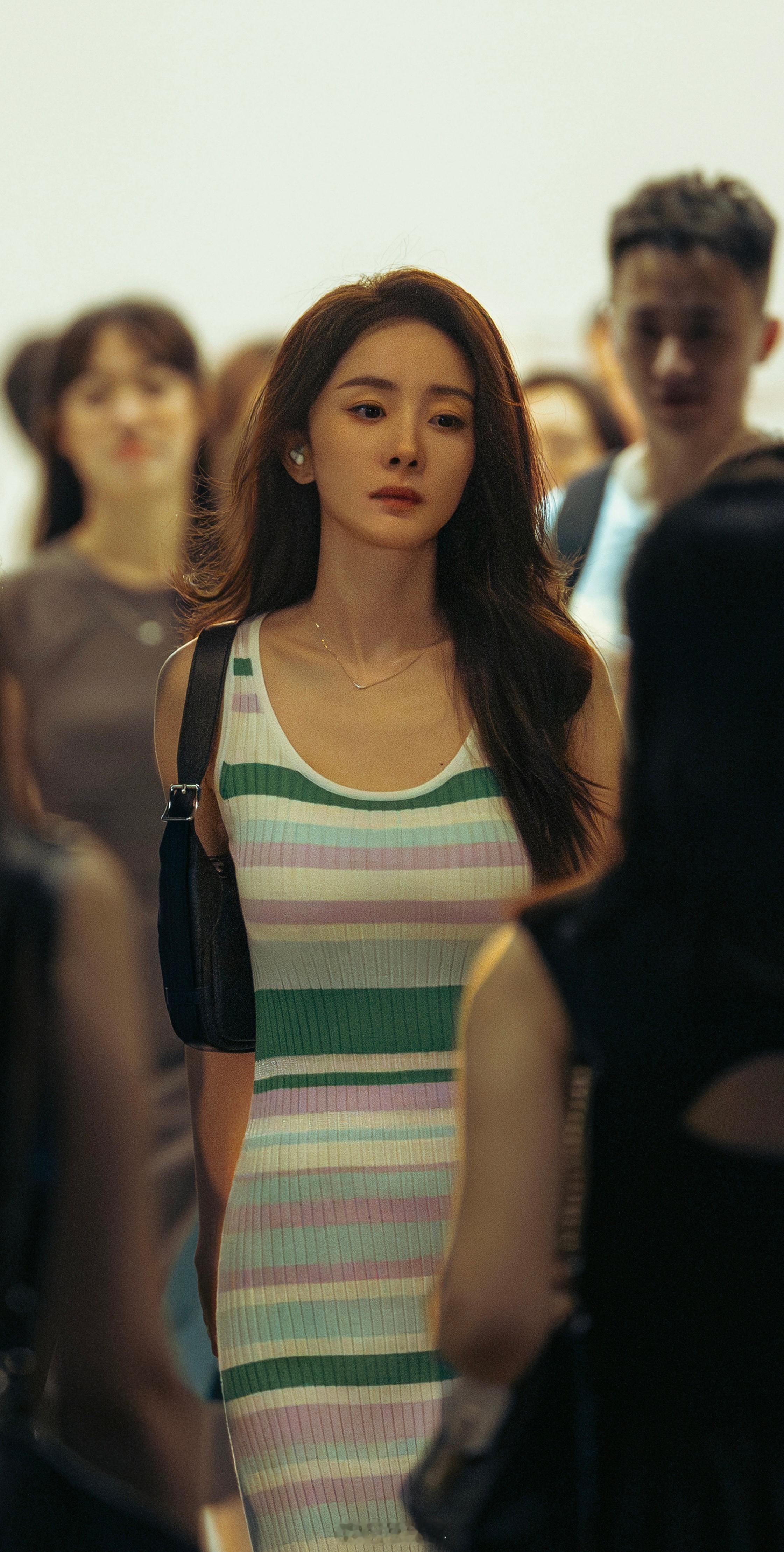 去看了电影惊蛰无声，怎么说呢，不是非常推荐…首先这个电影的关注点有点奇怪，重点