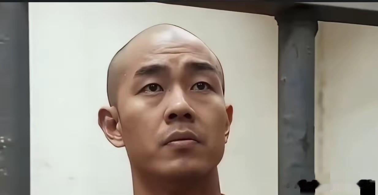 出来了，出来了，终于金毛判决出来了，立即花生米一颗，太好了，大家都很激动，瑶