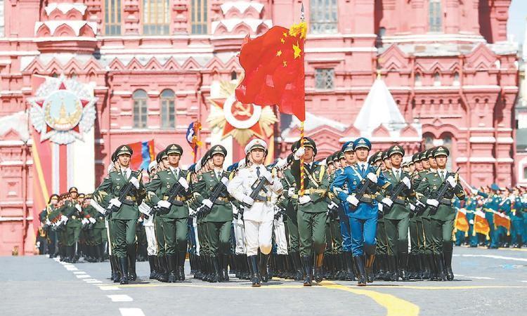 俄罗斯如今的处境给中国带来了警示！这次俄罗斯公布已经确认参加红场阅兵的国家里，只