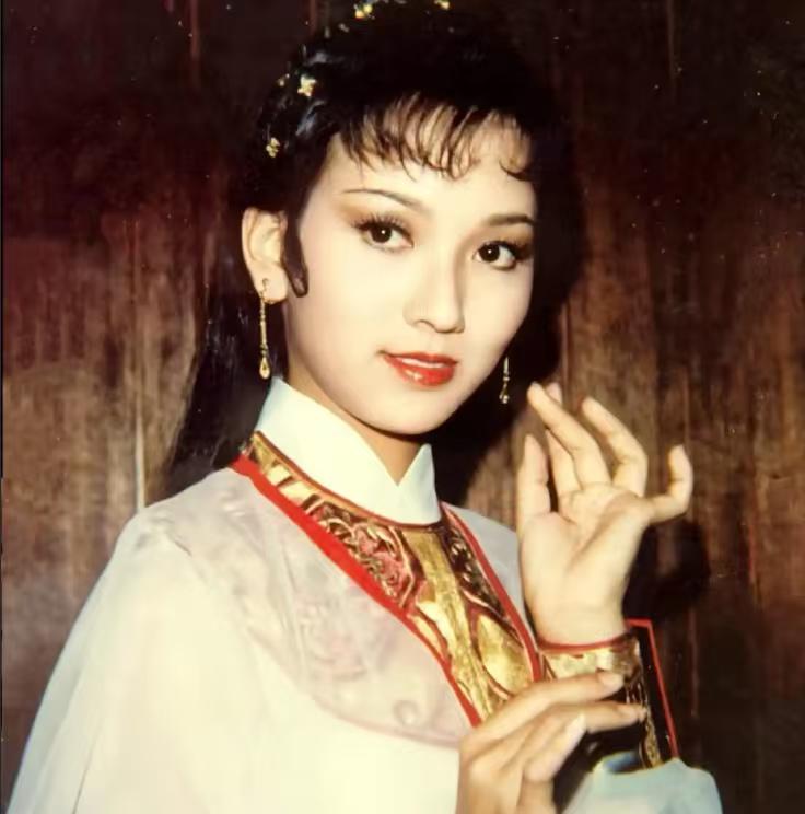 古龙小说没有历史背景，是因为才气不行吗？原来他们所住的地方，是当今储君胤礽的