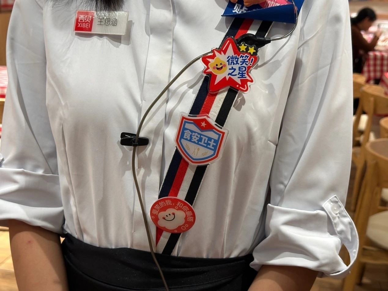 一通骚操作后，西贝这次玩真的了，9月风波后，直接把后厨搬到了电视屏幕上，6个摄像