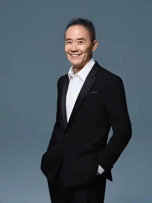 性学家那句话，扎心了。「没钱的男人，根本不知道女人有多主动。」你以为是女人害