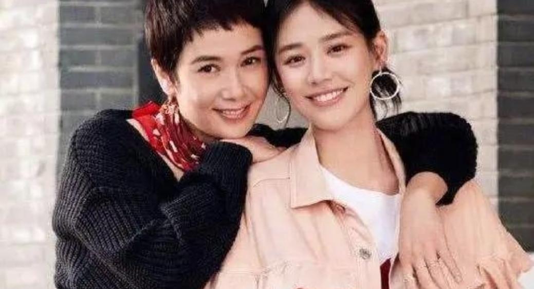 2016年，蒋雯丽把公司刚套现的13亿，大方地拿出1.2亿大方送给自己的外甥女马